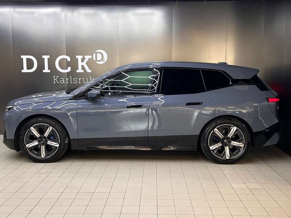 BMW iX - Imagem 4