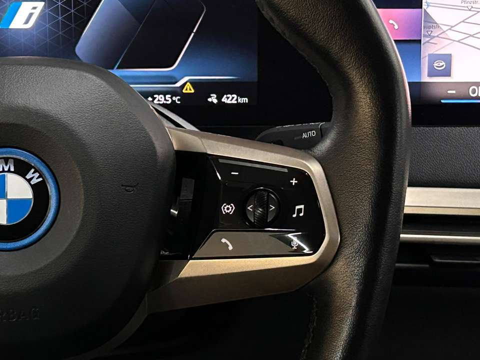 BMW iX - Imagem 17