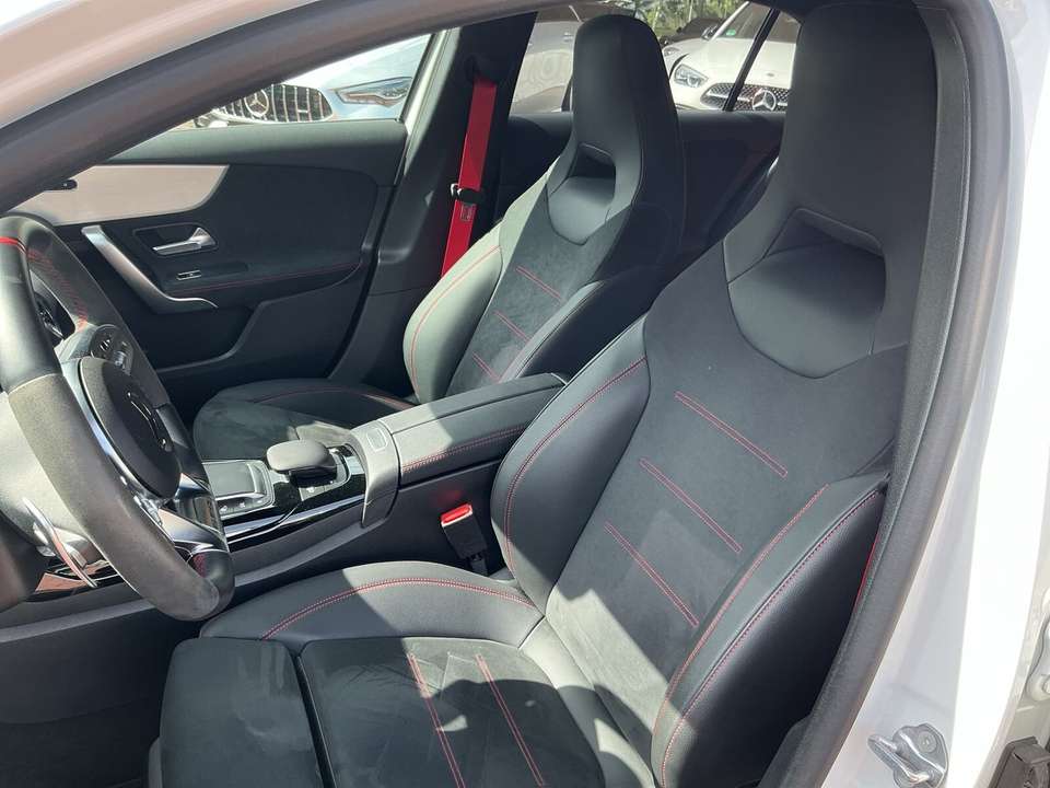 Mercedes-Benz A 35 AMG - Imagem 10