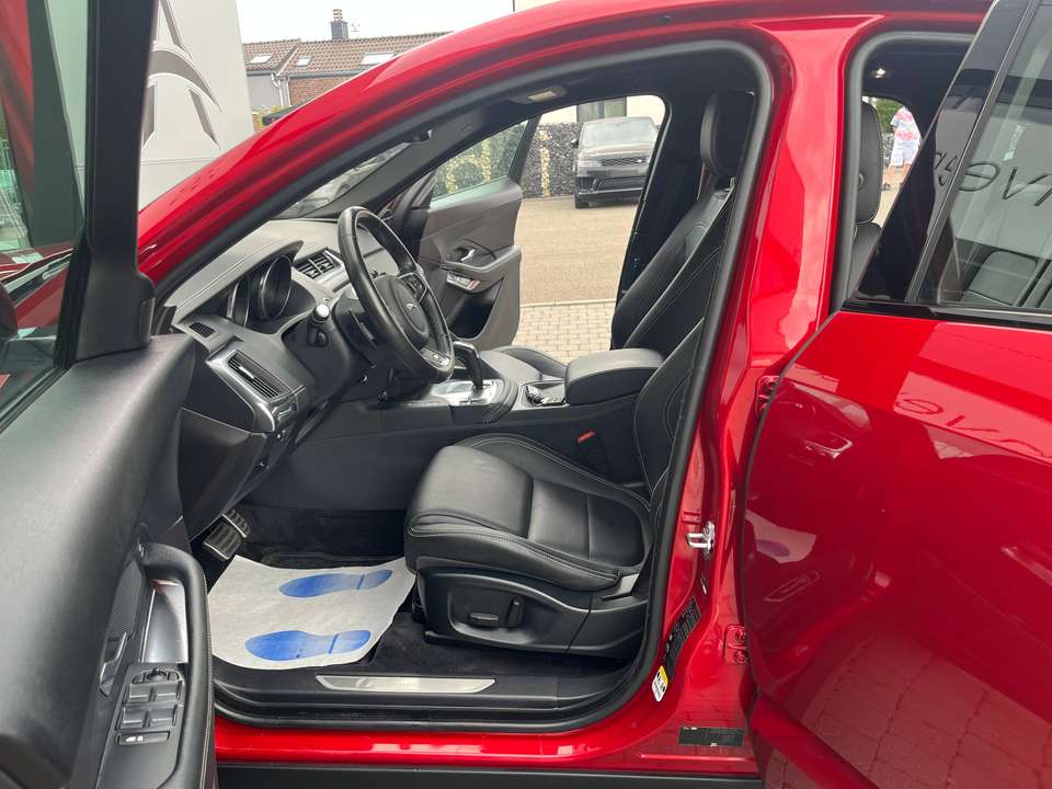Jaguar E-Pace - Imagem 7