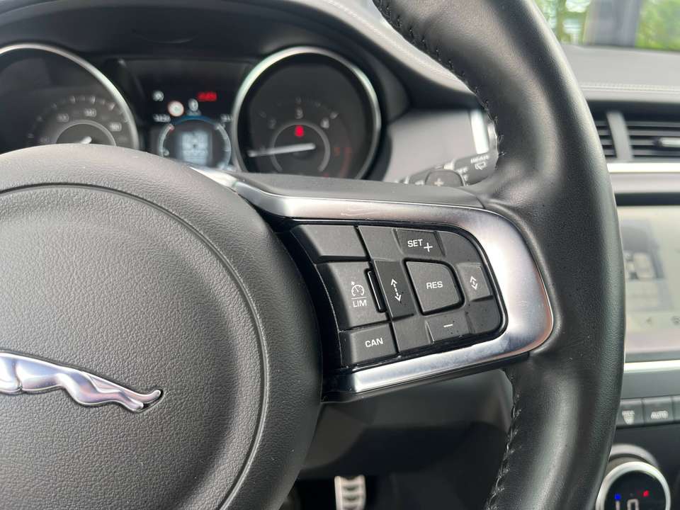 Jaguar E-Pace - Imagem 9