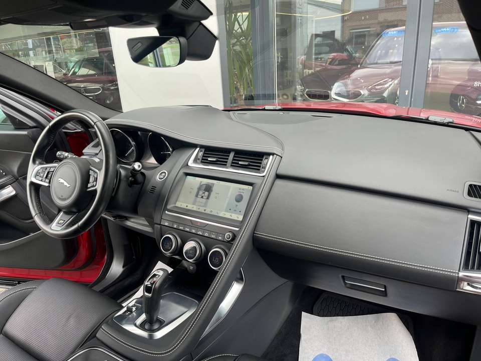 Jaguar E-Pace - Imagem 10