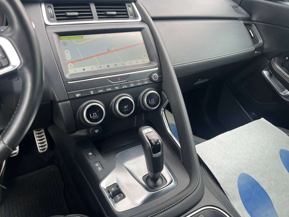 Jaguar E-Pace - Imagem 15