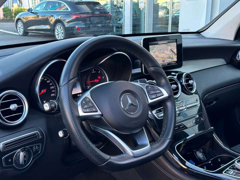 Mercedes-Benz GLC 220 - Imagem 14