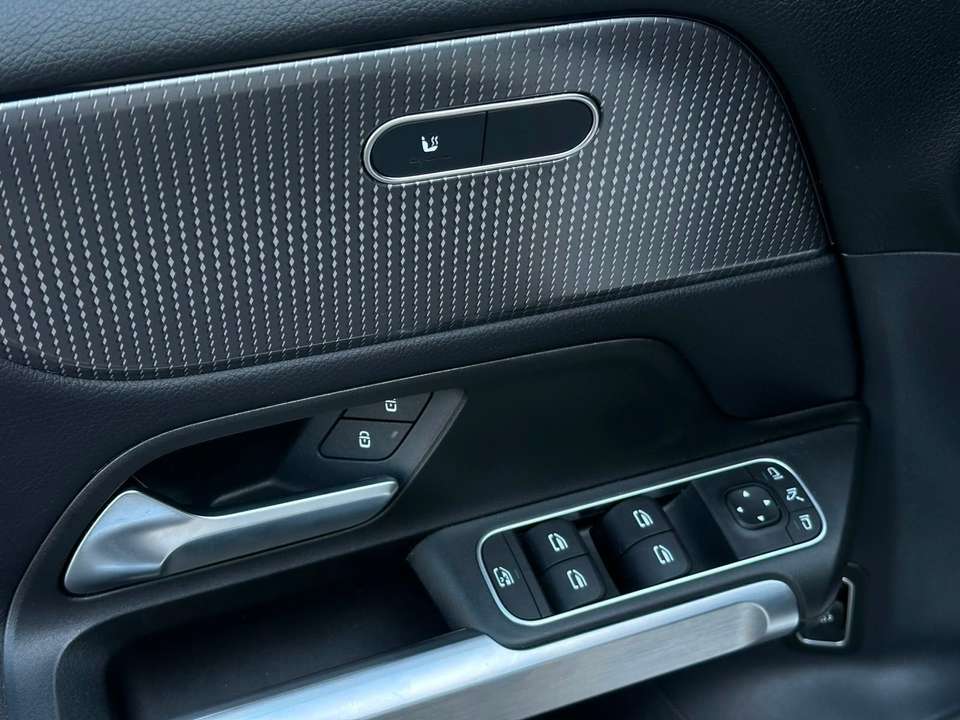 Mercedes-Benz GLB 200 - Imagem 12