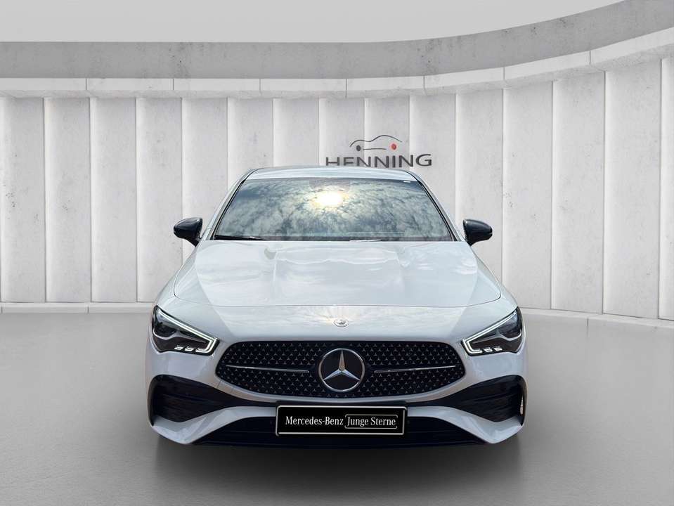 Mercedes-Benz CLA 180 - Imagem 8