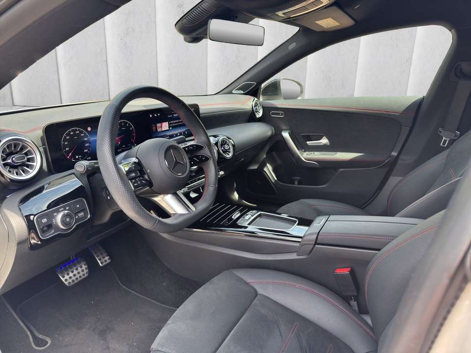 Mercedes-Benz CLA 180 - Imagem 9