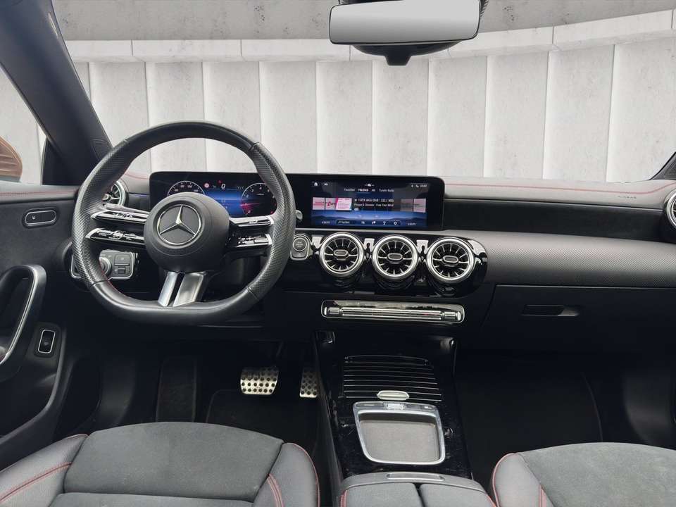 Mercedes-Benz CLA 200 - Imagem 14