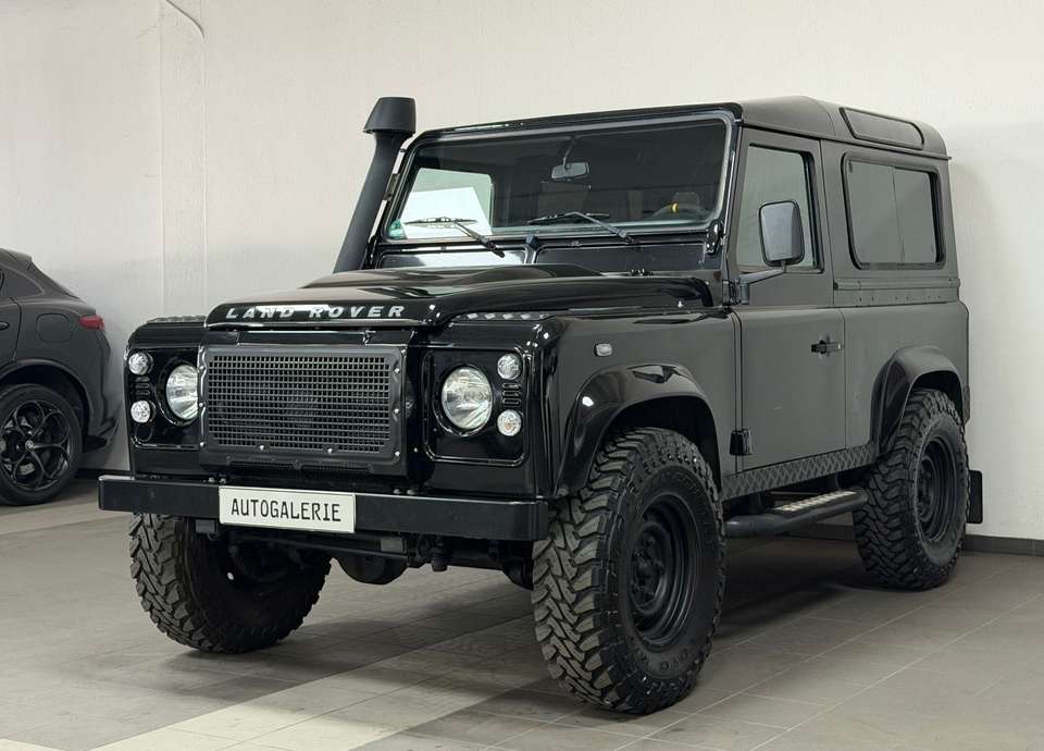 Land Rover Defender - Imagem 1
