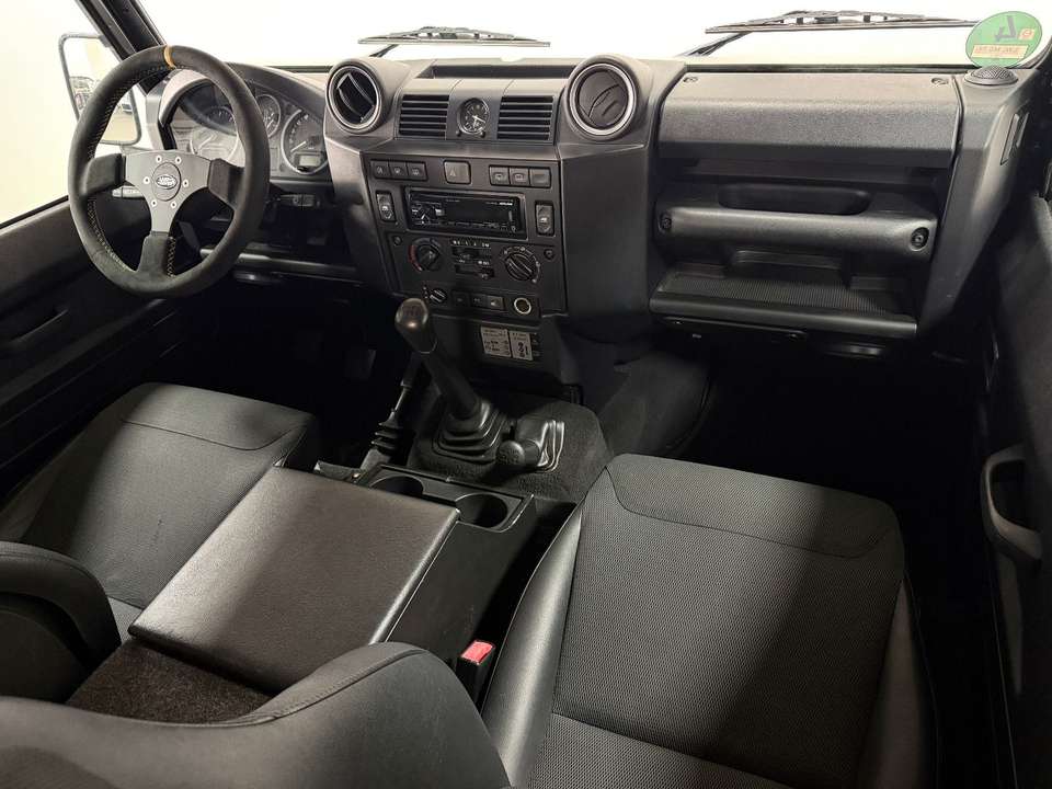 Land Rover Defender - Imagem 11