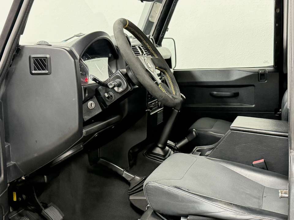 Land Rover Defender - Imagem 12