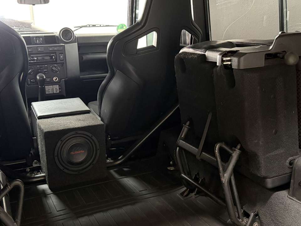 Land Rover Defender - Imagem 13