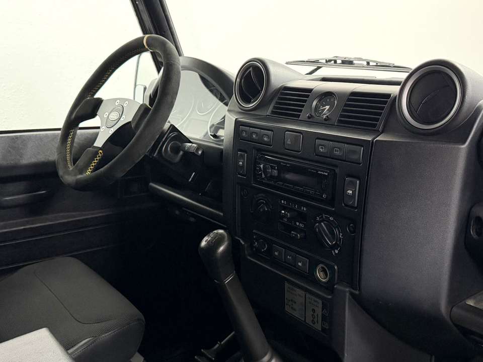 Land Rover Defender - Imagem 16