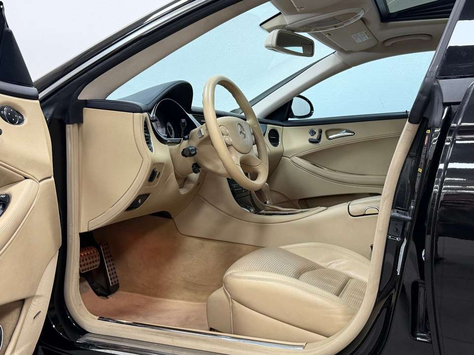 Mercedes-Benz CLS 55 AMG - Imagem 8