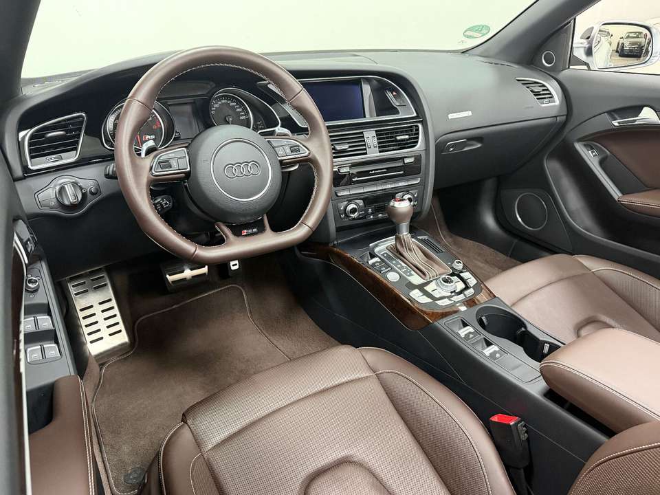 Audi RS5 - Imagem 12
