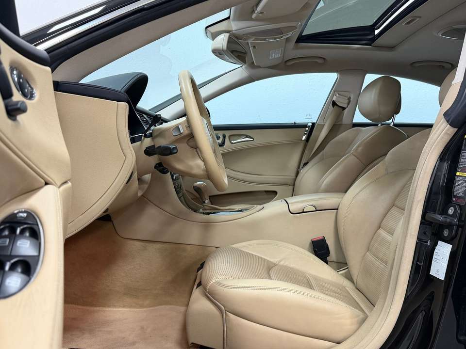 Mercedes-Benz CLS 55 AMG - Imagem 9