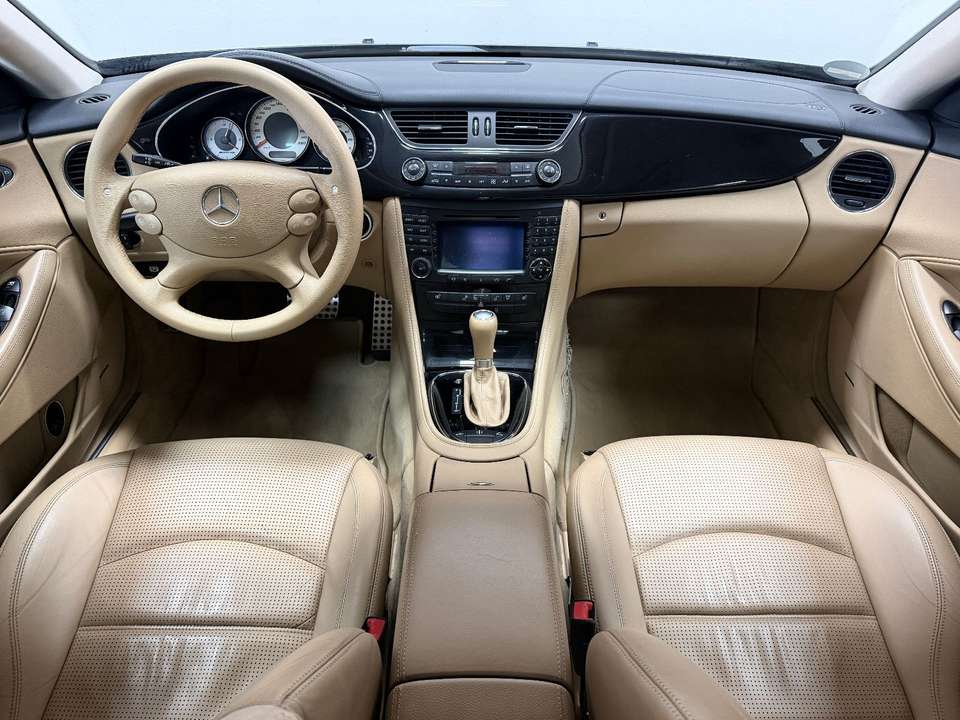 Mercedes-Benz CLS 55 AMG - Imagem 12