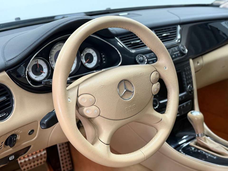 Mercedes-Benz CLS 55 AMG - Imagem 18