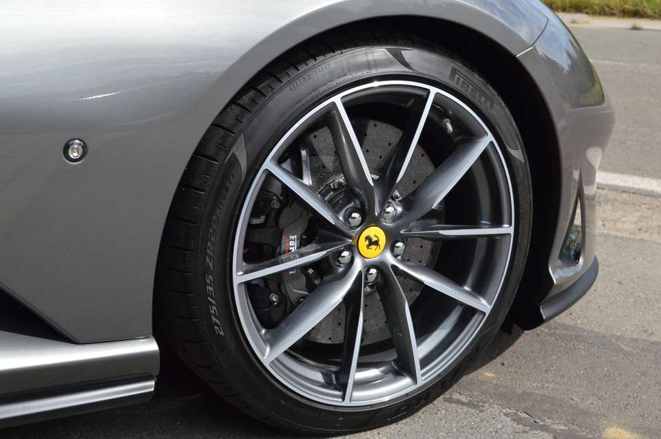 Ferrari 812 - Imagem 8