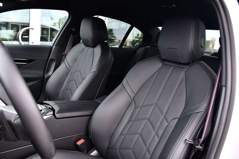 BMW 520 - Imagem 13