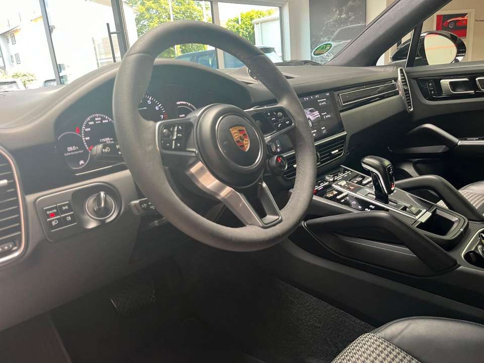 Porsche Cayenne - Imagem 11