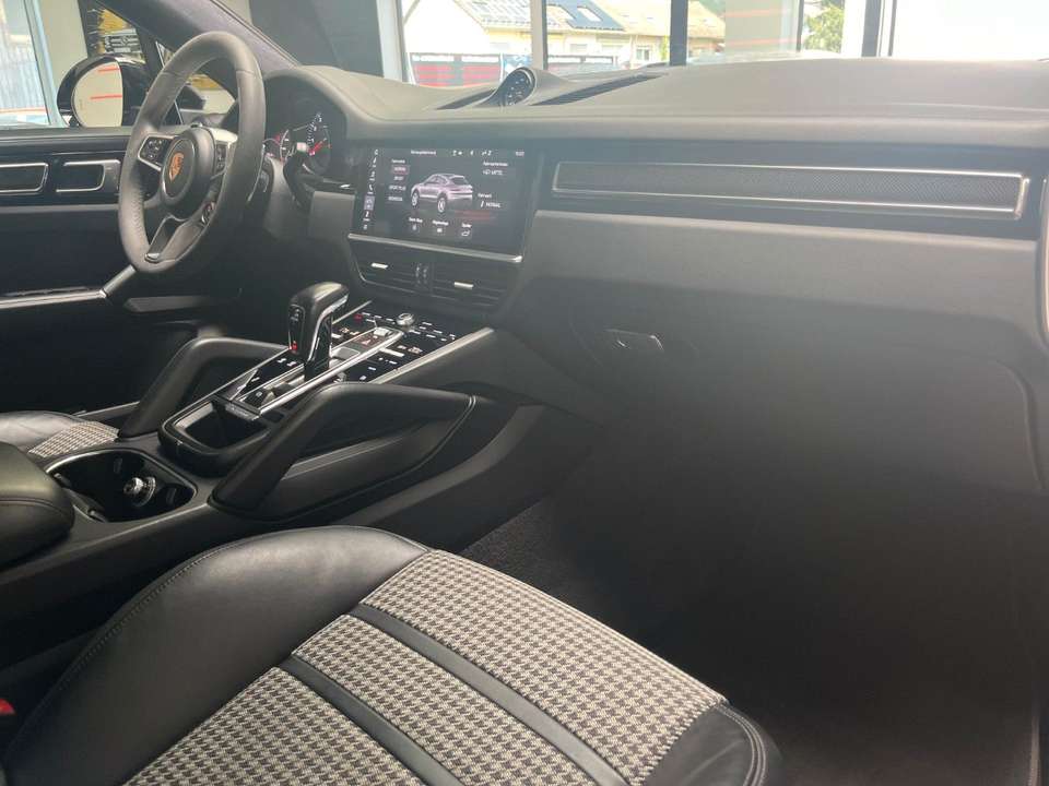 Porsche Cayenne - Imagem 12