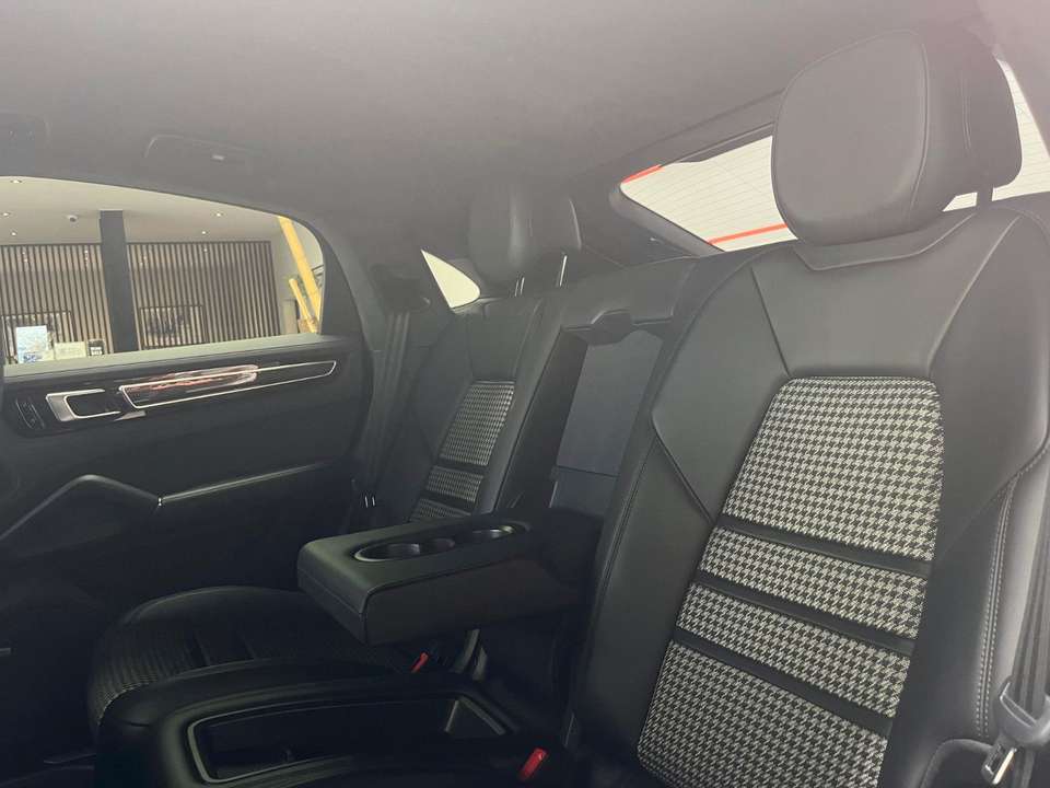 Porsche Cayenne - Imagem 14