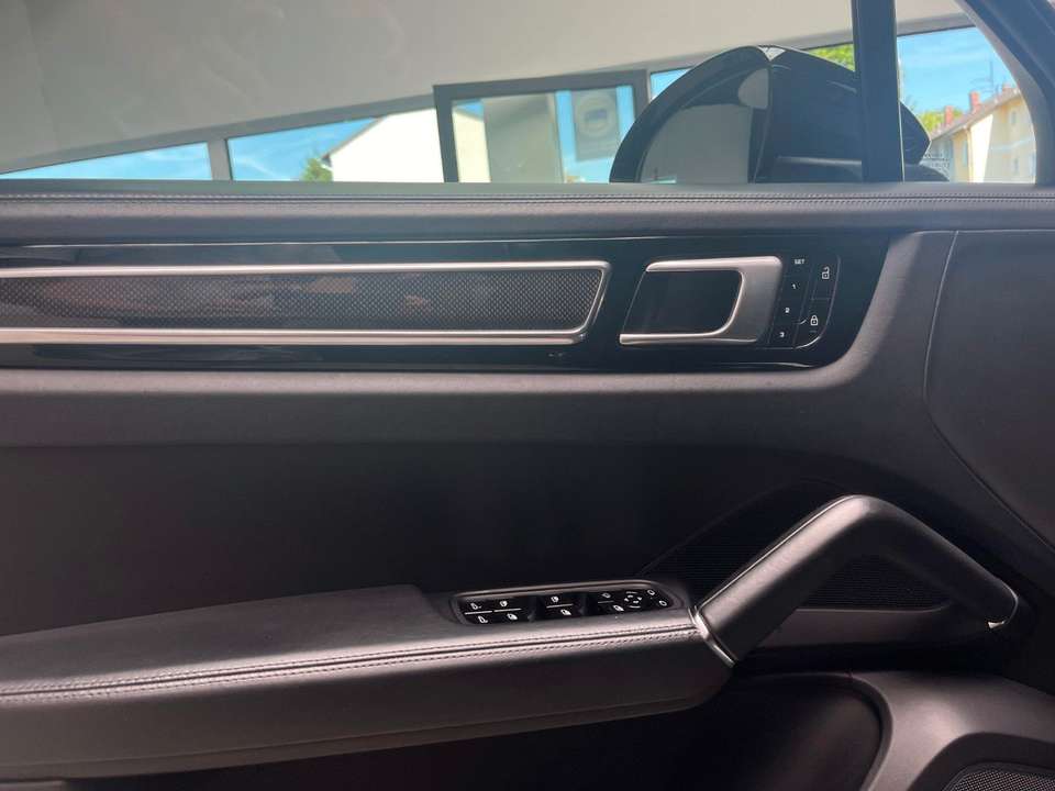 Porsche Cayenne - Imagem 15