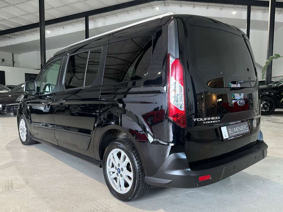 Ford Grand Tourneo - Imagem 4