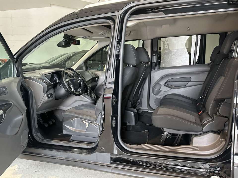 Ford Grand Tourneo - Imagem 7