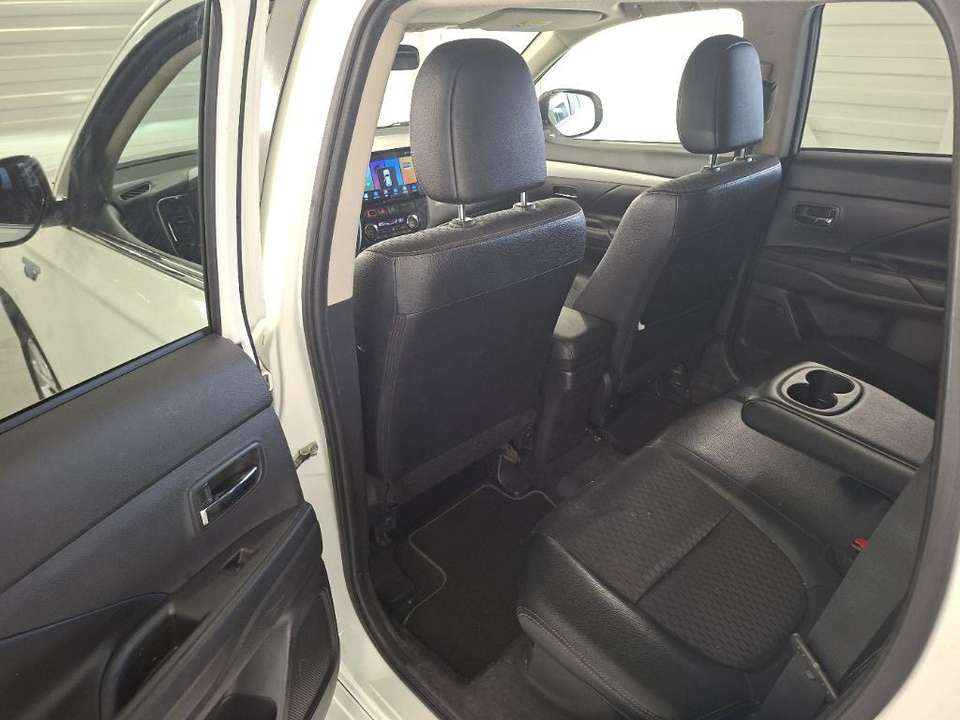 Mitsubishi Outlander - Imagem 8