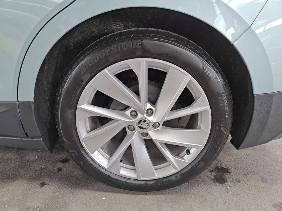 Skoda Enyaq - Imagem 12