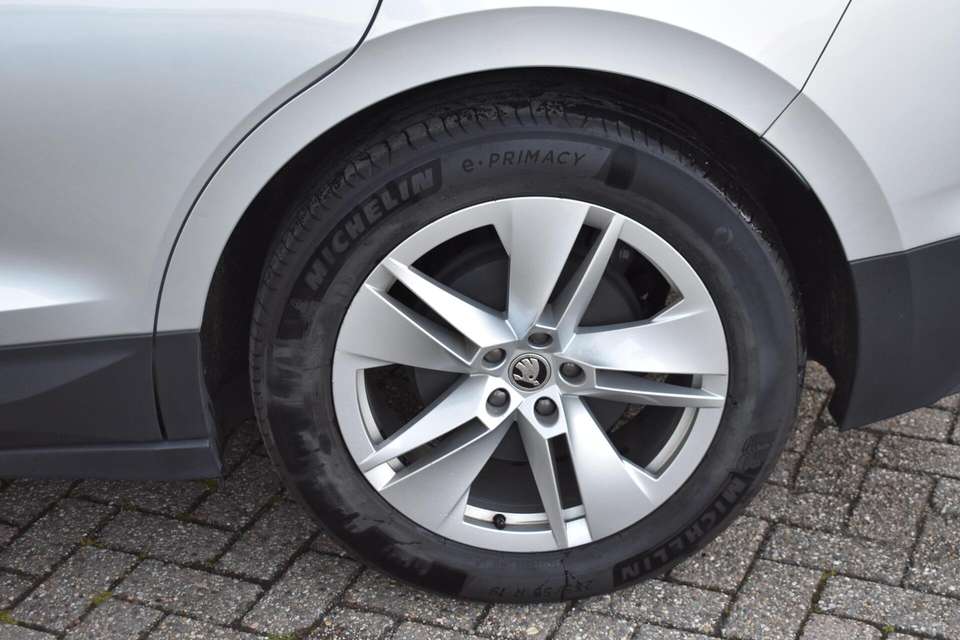 Skoda Enyaq - Imagem 8