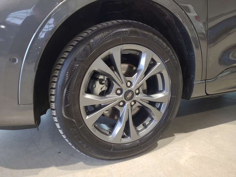 Ford Kuga - Imagem 16