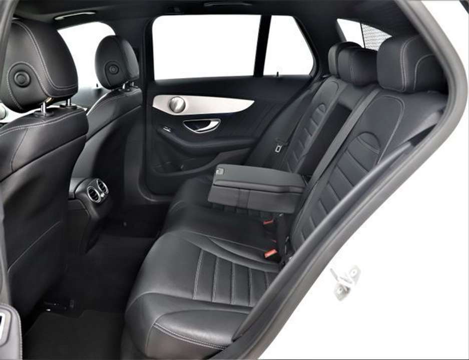 Mercedes-Benz C 43 AMG - Imagem 11