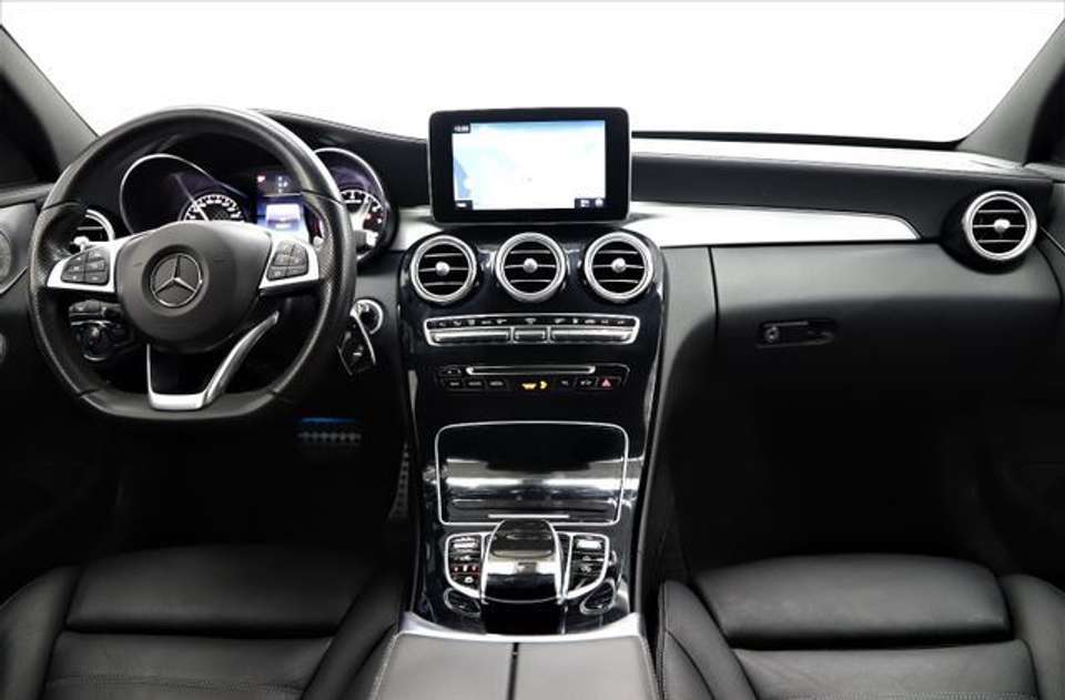Mercedes-Benz C 43 AMG - Imagem 14