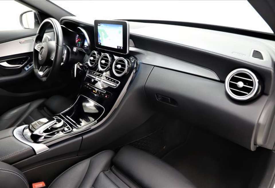 Mercedes-Benz C 43 AMG - Imagem 15