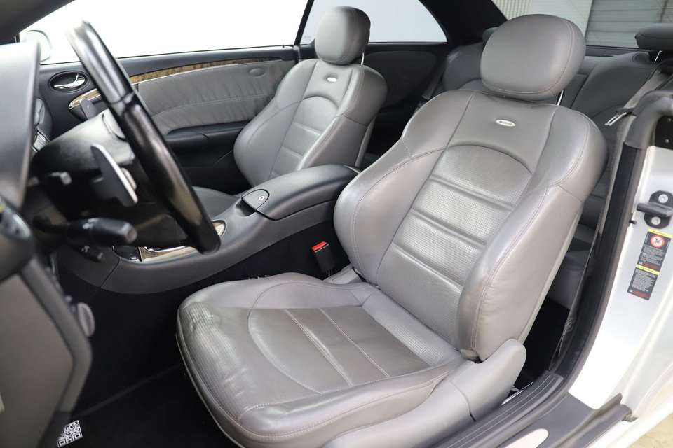 Mercedes-Benz CLK 63 AMG - Imagem 9
