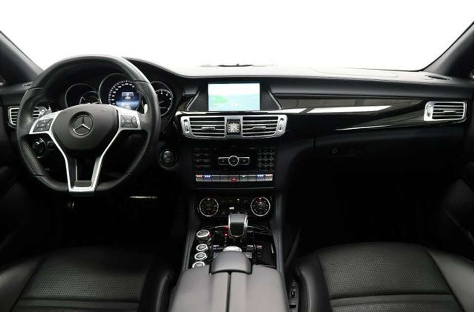 Mercedes-Benz CLS 63 AMG - Imagem 11