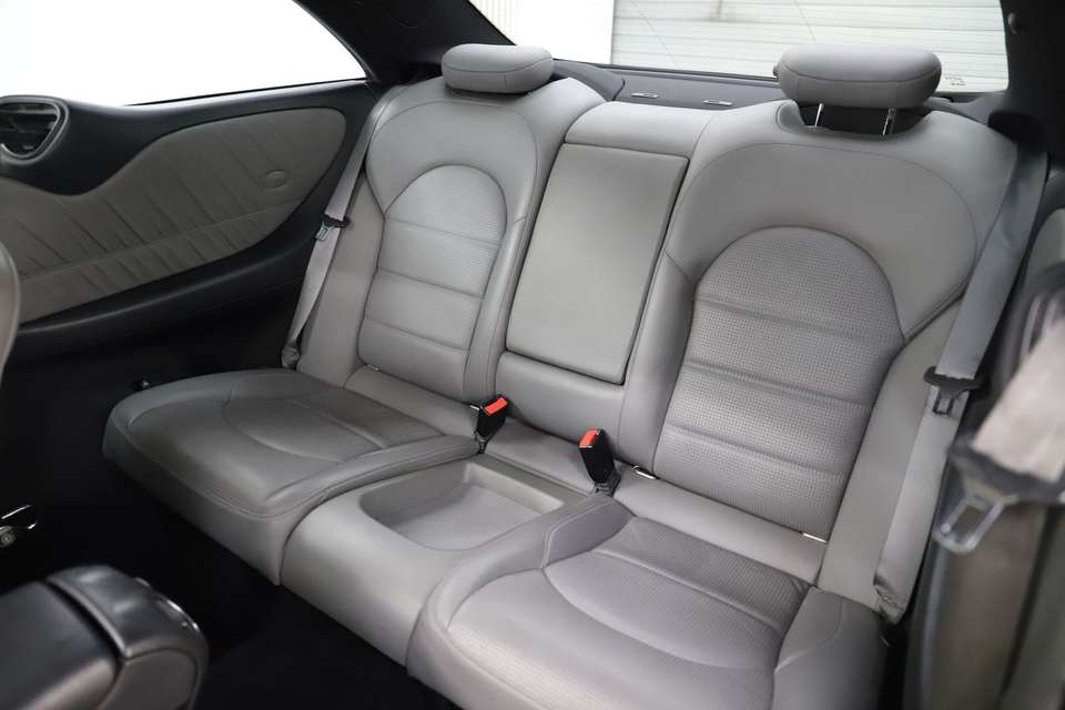 Mercedes-Benz CLK 63 AMG - Imagem 11