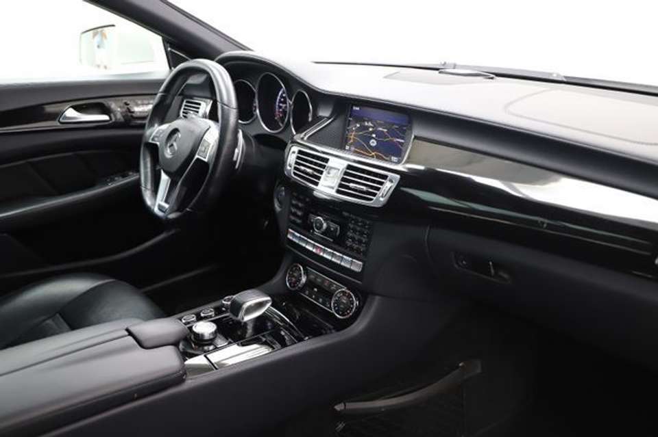 Mercedes-Benz CLS 63 AMG - Imagem 11