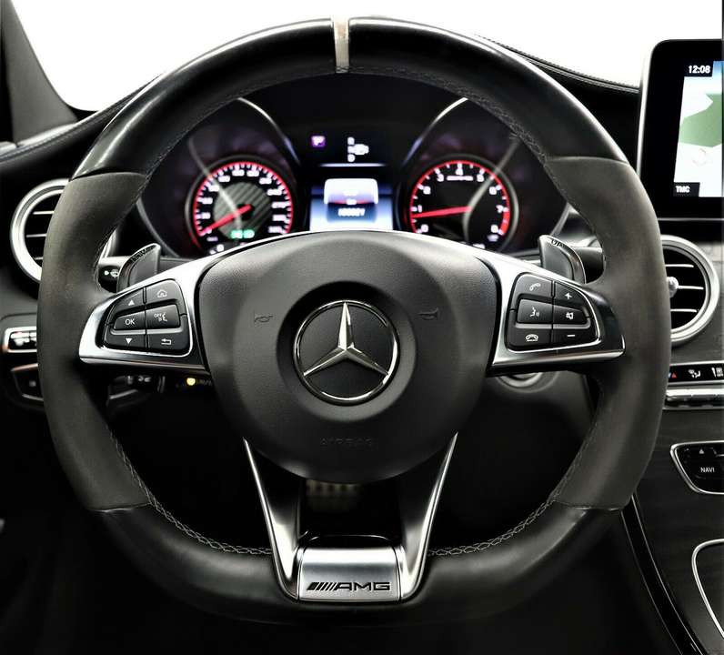 Mercedes-Benz C 63 AMG - Imagem 14