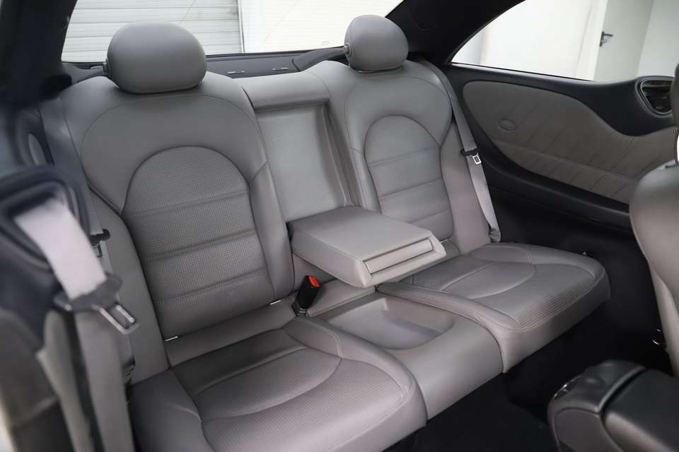 Mercedes-Benz CLK 63 AMG - Imagem 12