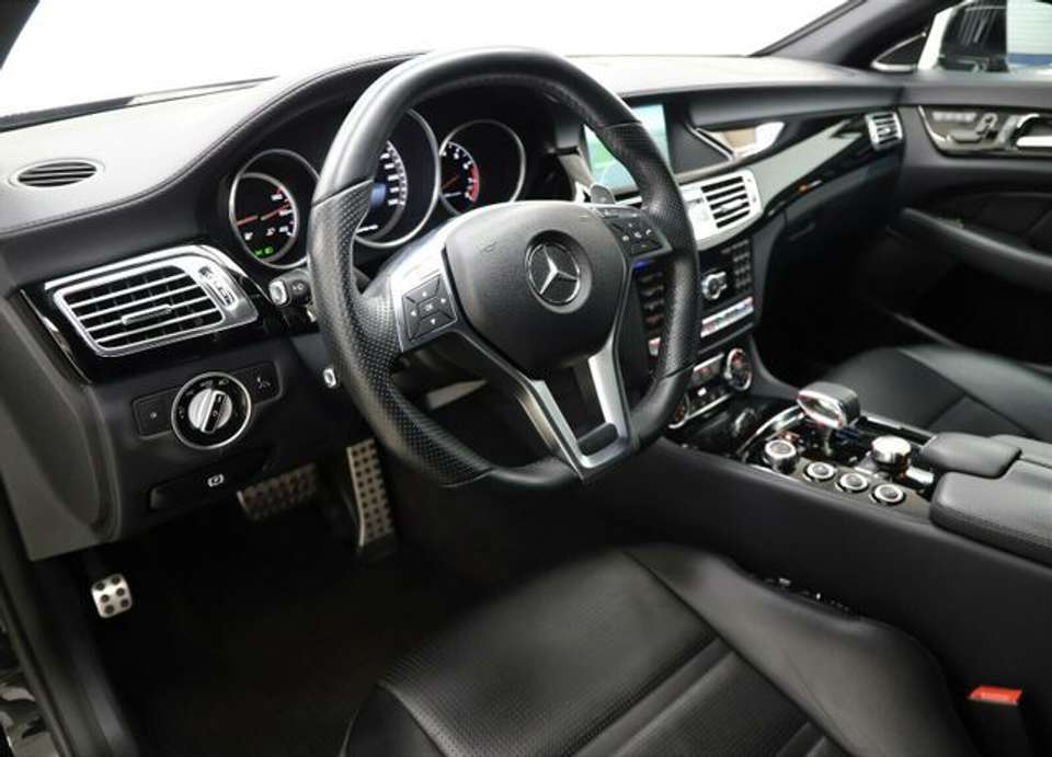 Mercedes-Benz CLS 63 AMG - Imagem 15