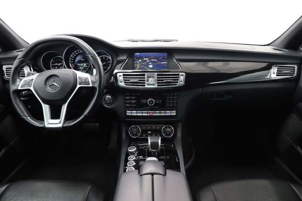 Mercedes-Benz CLS 63 AMG - Imagem 13