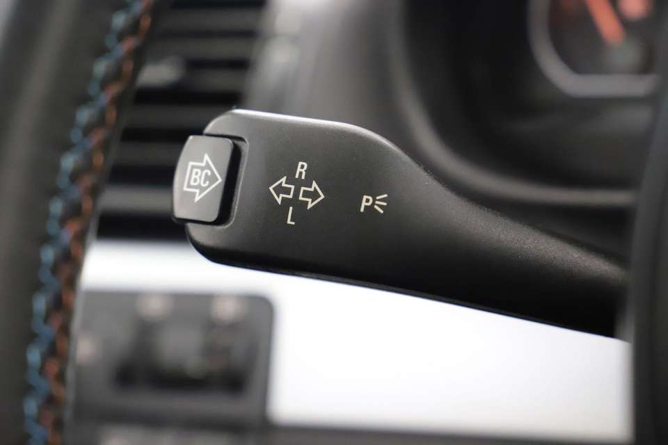 BMW 330 - Imagem 13