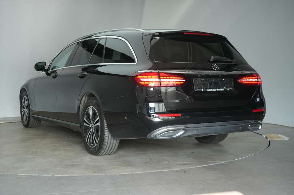 Mercedes-Benz E 220 - Imagem 4