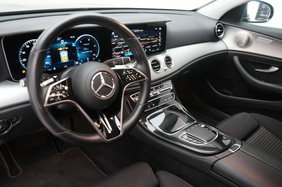 Mercedes-Benz E 220 - Imagem 12