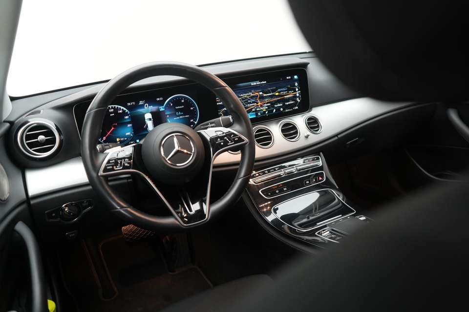 Mercedes-Benz E 220 - Imagem 13