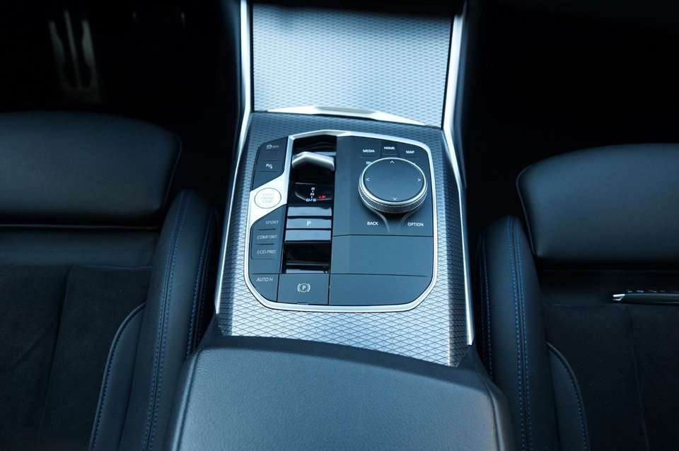 BMW 330 - Imagem 12